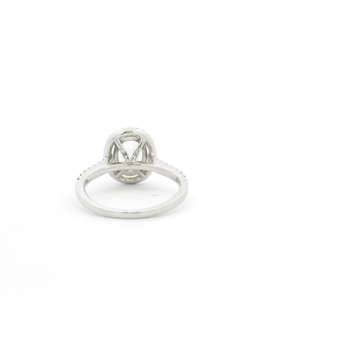 oval-diamond-engagement-ring-in-14kt-white-gold