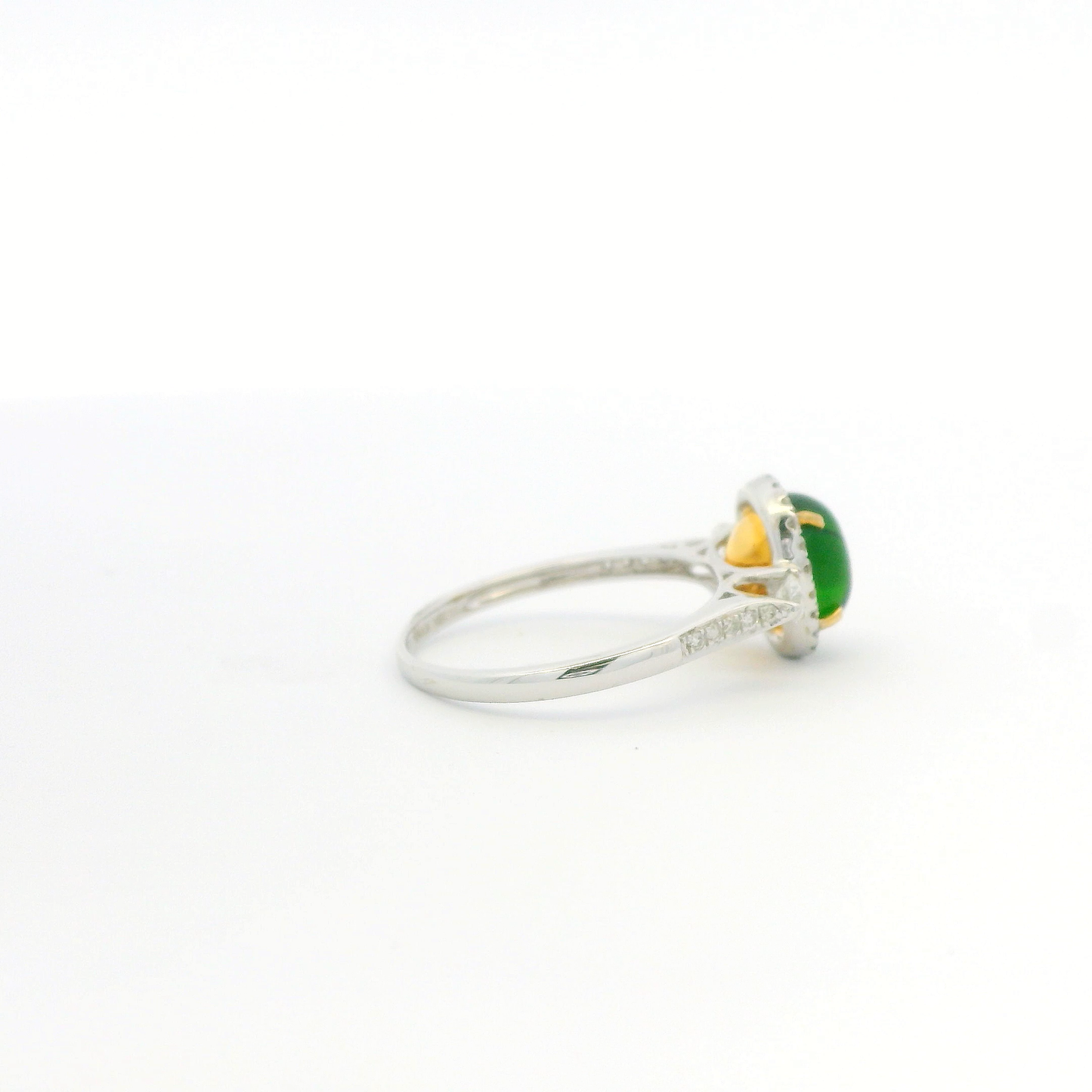 14-kt-white-gold-ring-with-tsavorite-center-stone