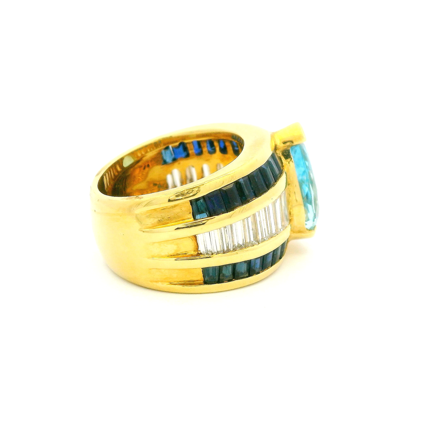 18kt-yellow-gold-cocktail-ring-with-pear-shaped-aquamarine-sapphire-and-baguettes