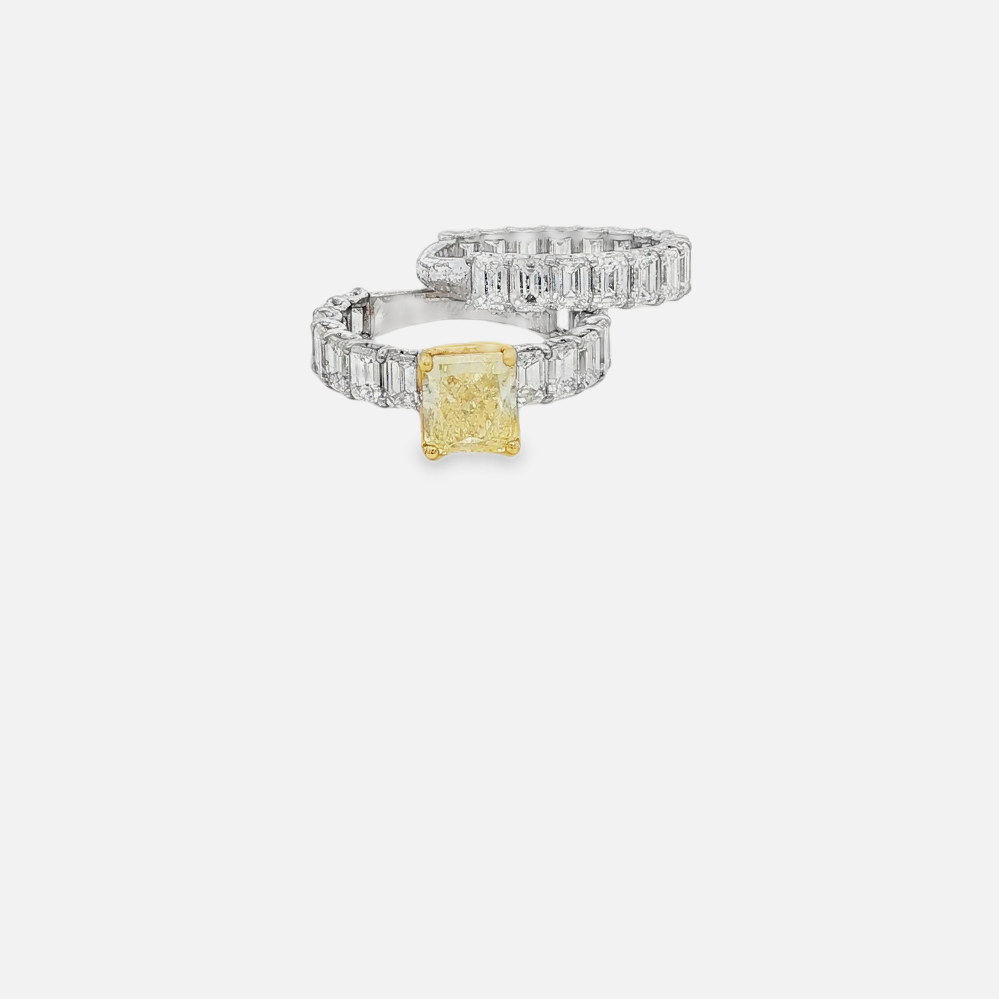 fancy-yellow-radiant-cut-diamond-yellow-gold-multistone-ring