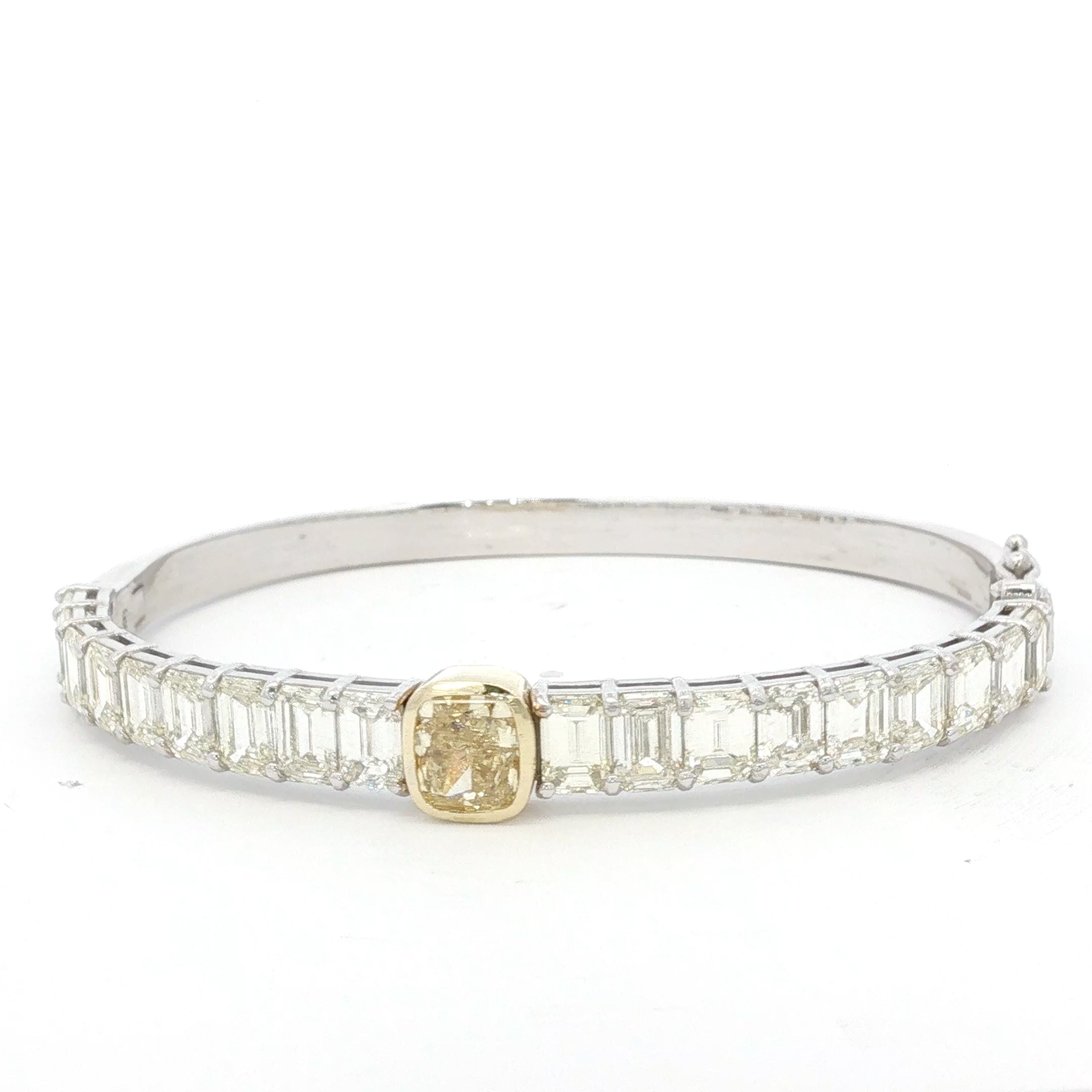 14-white-gold-tennis-bracelet-with-1-71-fancy-intense-yellow-cushion-cut-diamond
