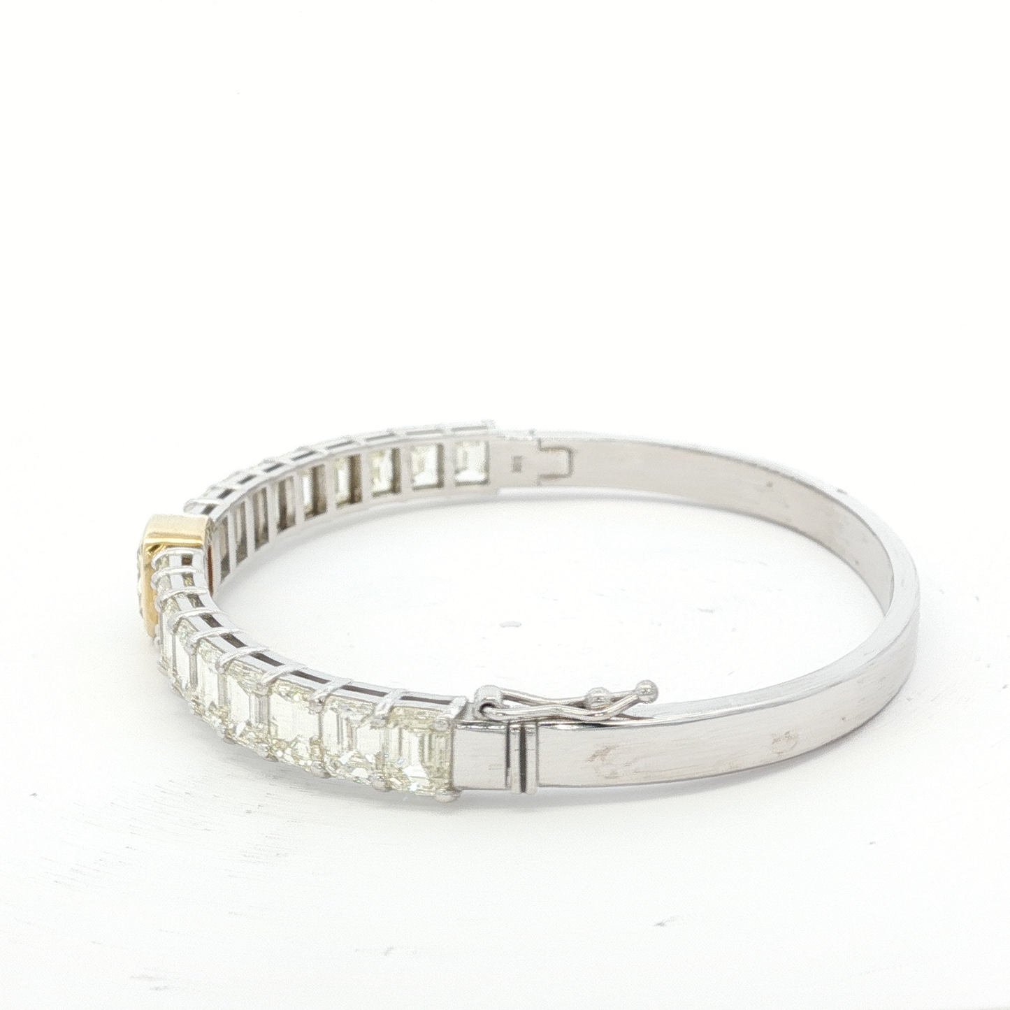 14-white-gold-tennis-bracelet-with-1-71-fancy-intense-yellow-cushion-cut-diamond