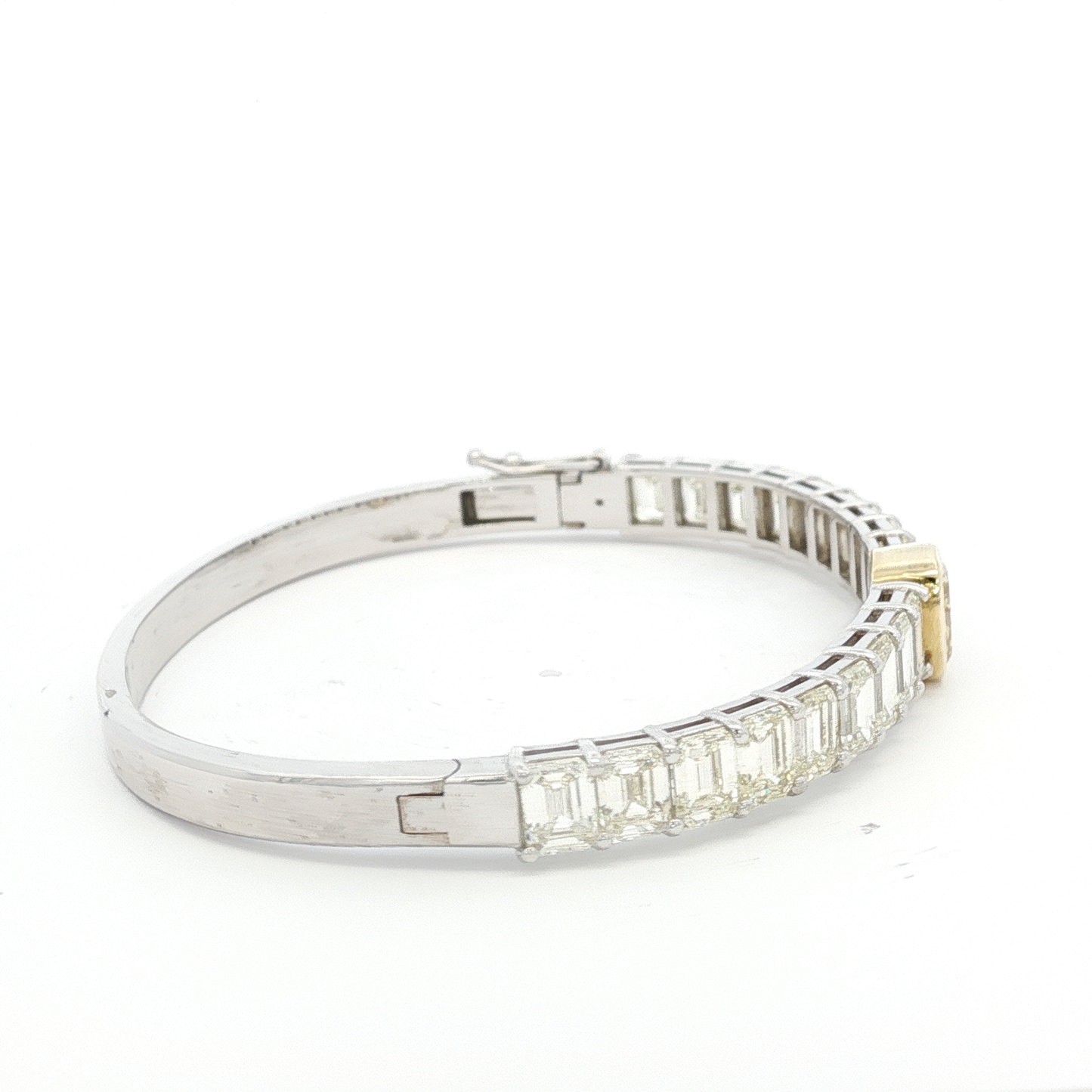 14-white-gold-tennis-bracelet-with-1-71-fancy-intense-yellow-cushion-cut-diamond