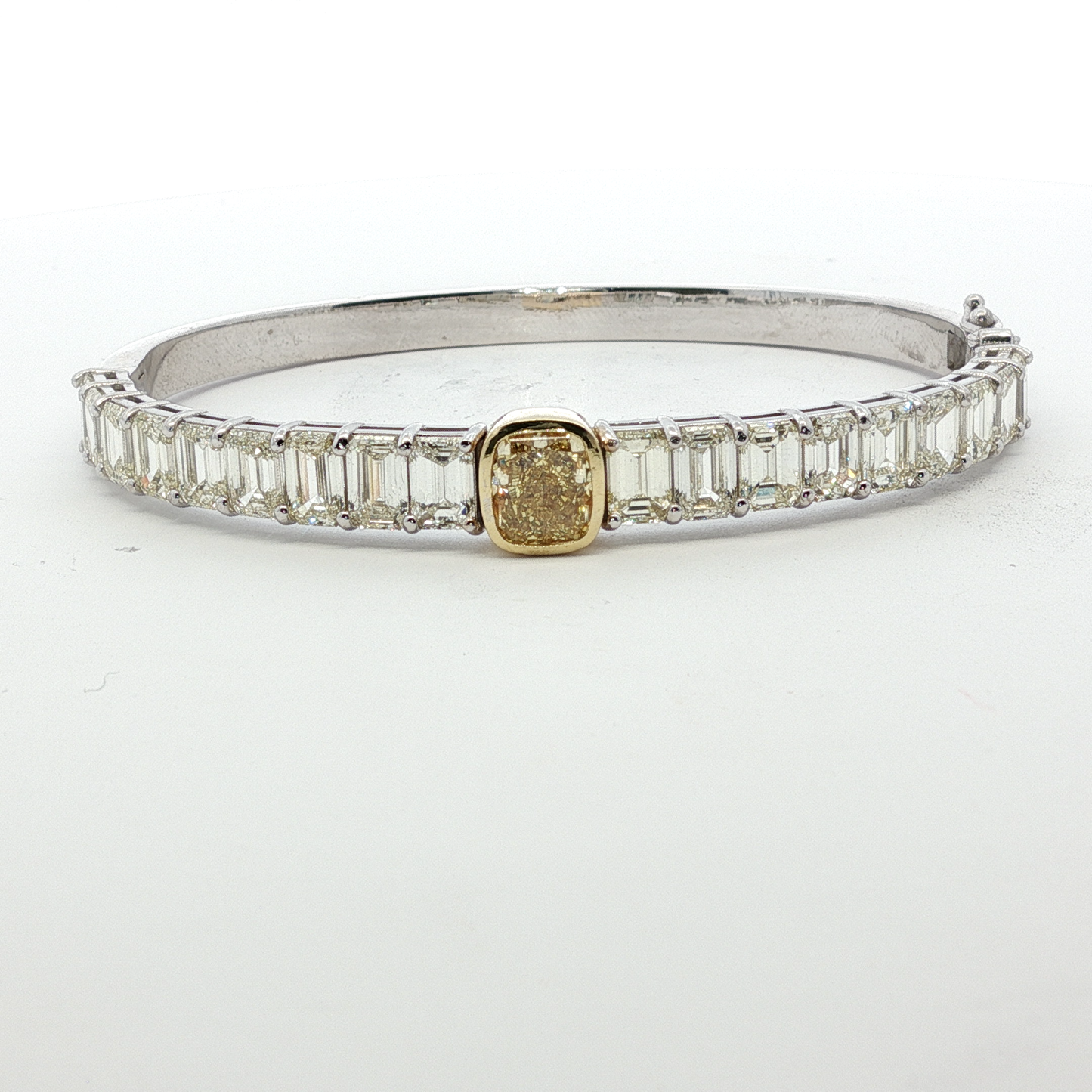14-white-gold-tennis-bracelet-with-1-71-fancy-intense-yellow-cushion-cut-diamond