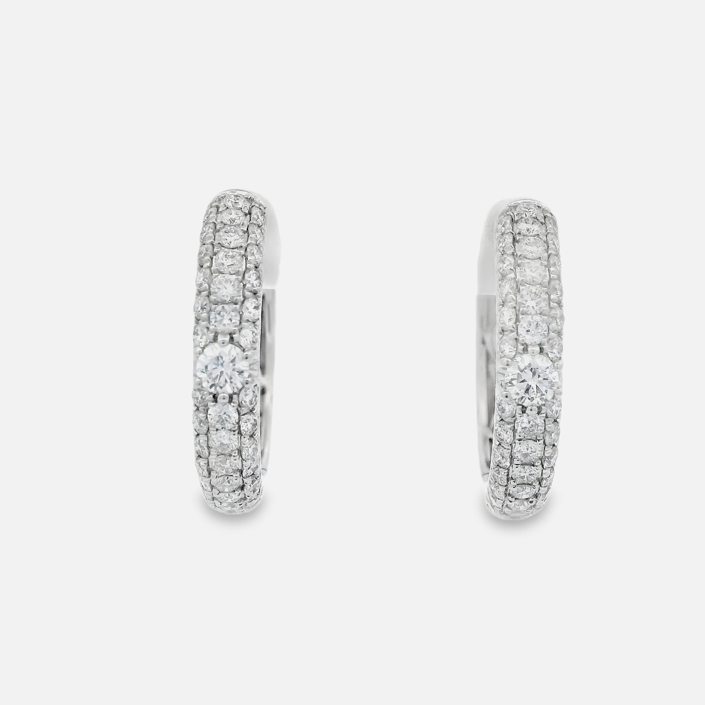 18kt White Gold Hoop Earrings with Round Brilliant Diamonds