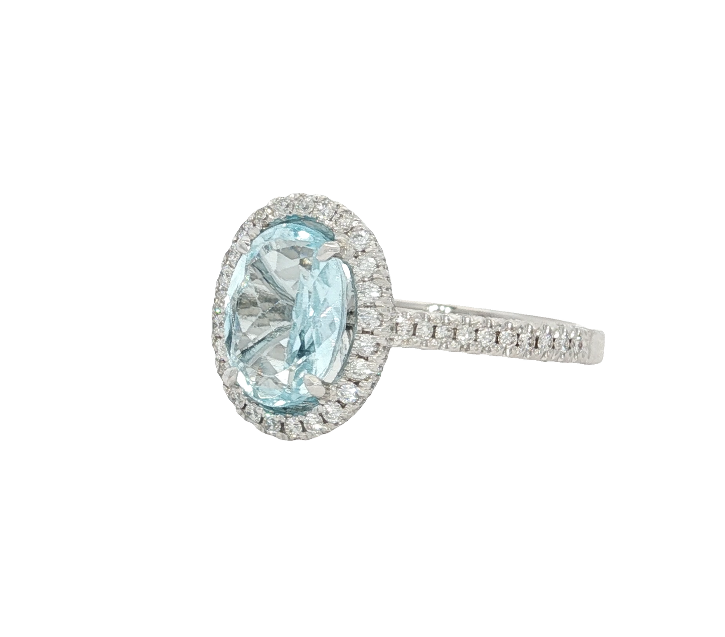 oval-aquamarine-cocktail-ring-in-18kt-white-gold