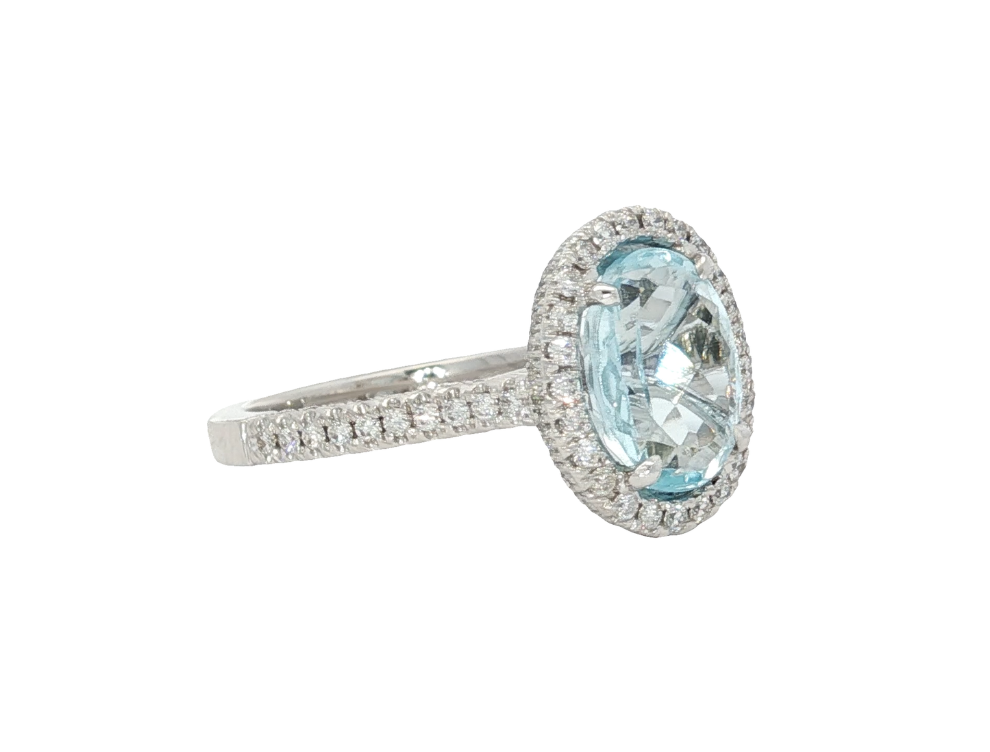 oval-aquamarine-cocktail-ring-in-18kt-white-gold