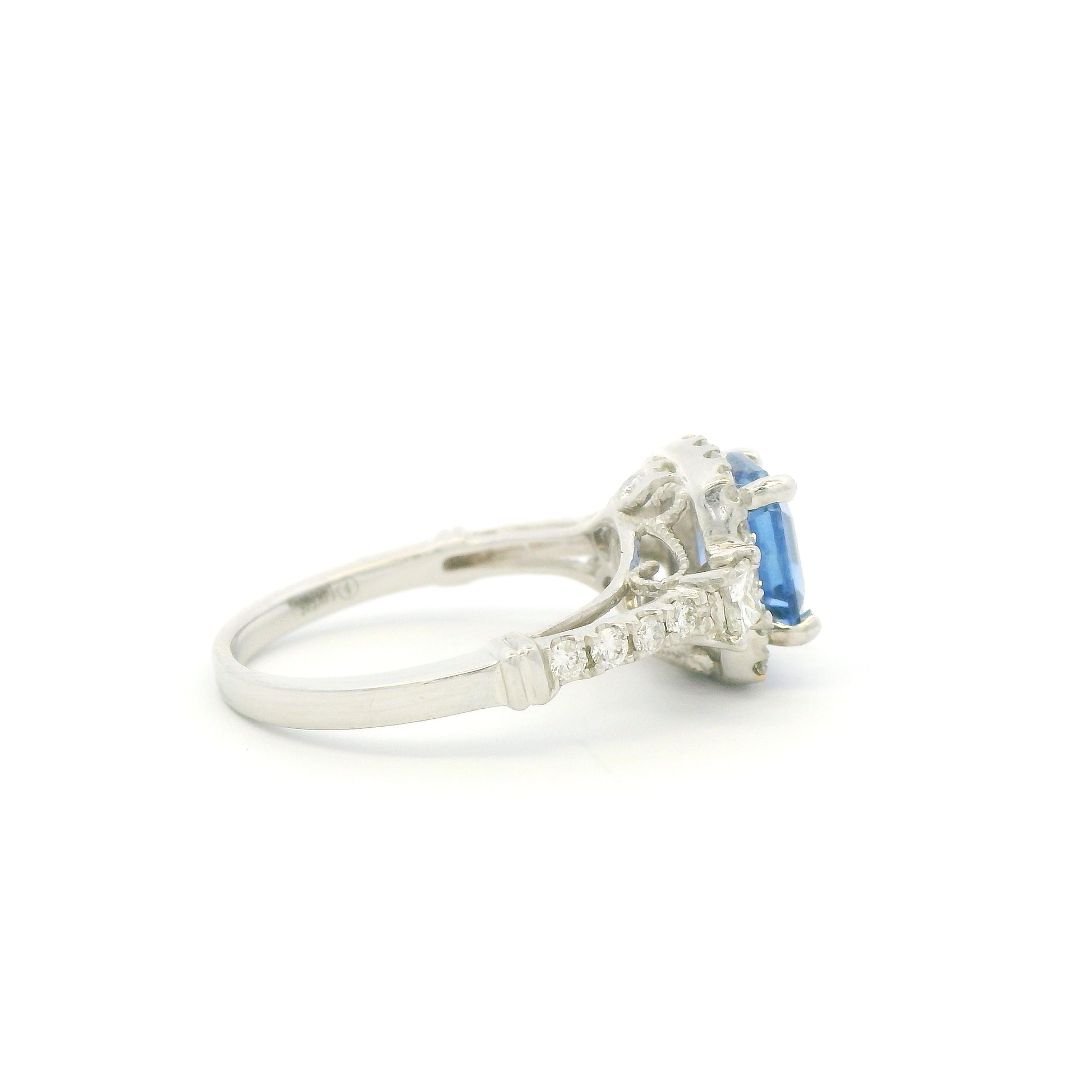 14kt-white-gold-ring-with-cornflower-blue-sapphire