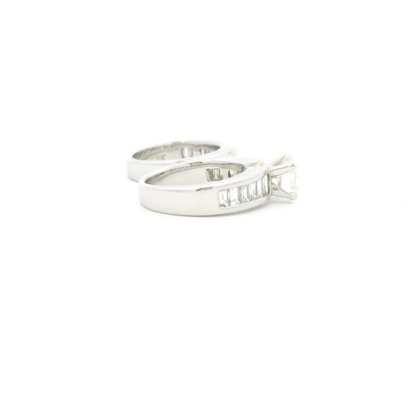 18kt-white-gold-wedding-ring-set-with-brilliant-cut-diamond