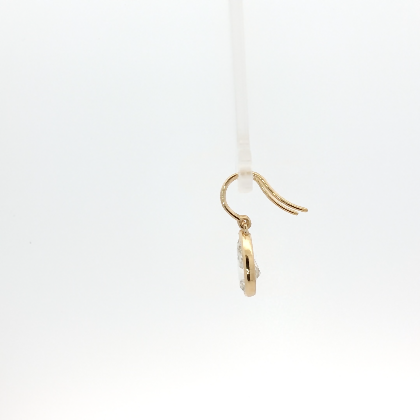 yellow-gold-drop-earrings-with-2-ksi1-pear-shape-diamonds