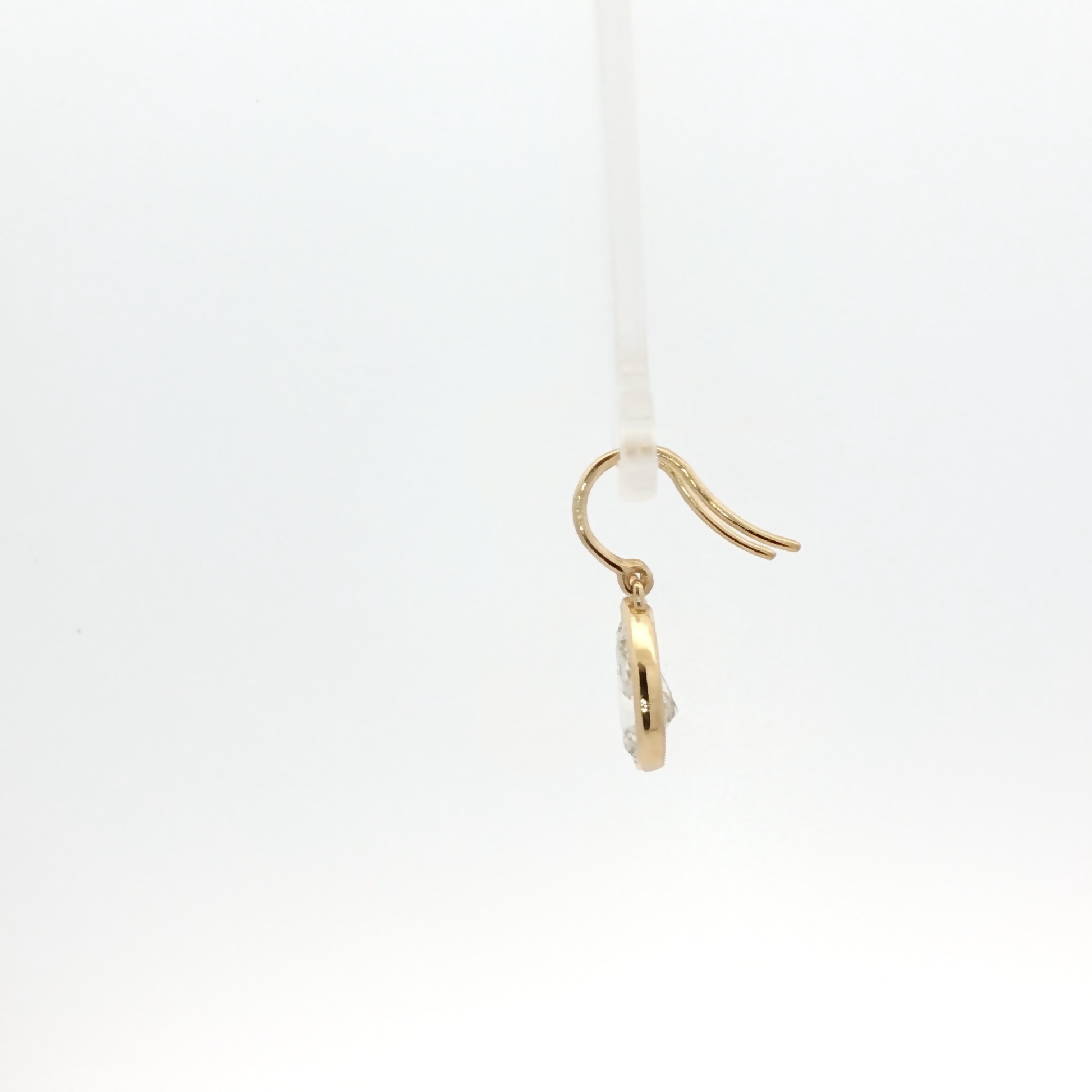 yellow-gold-drop-earrings-with-2-ksi1-pear-shape-diamonds
