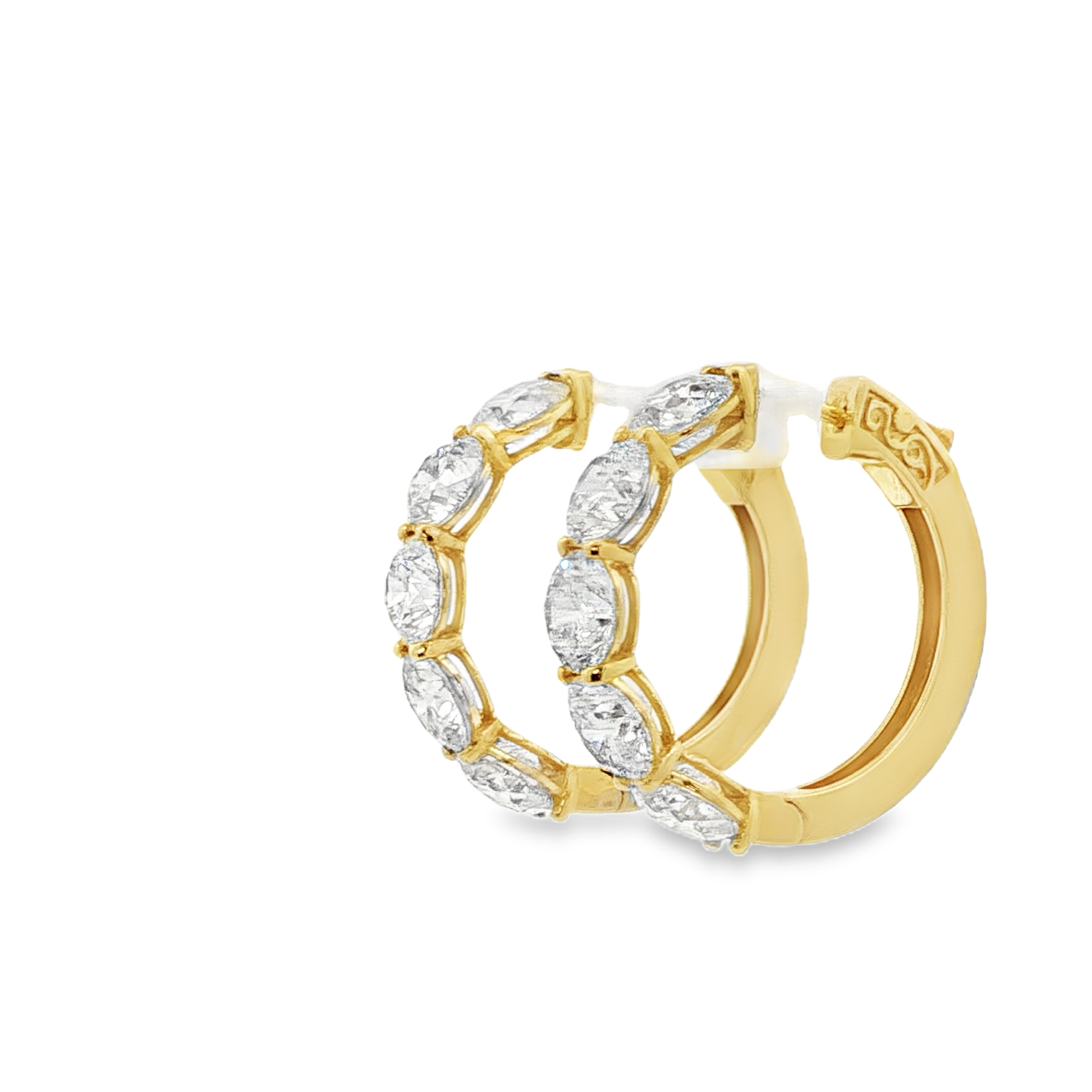 18k-yellow-gold-hoop-earrings-with-10-11-ct-round-brilliant-diamonds