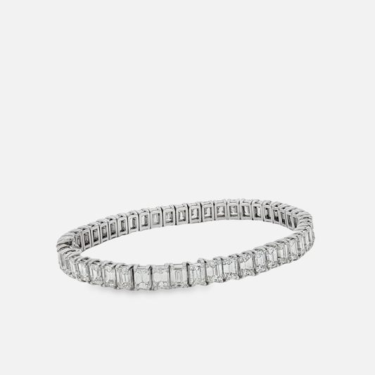18K White Gold Diamond Emerald Cut Tennis Bracelet. 49 stones, 15.71CT