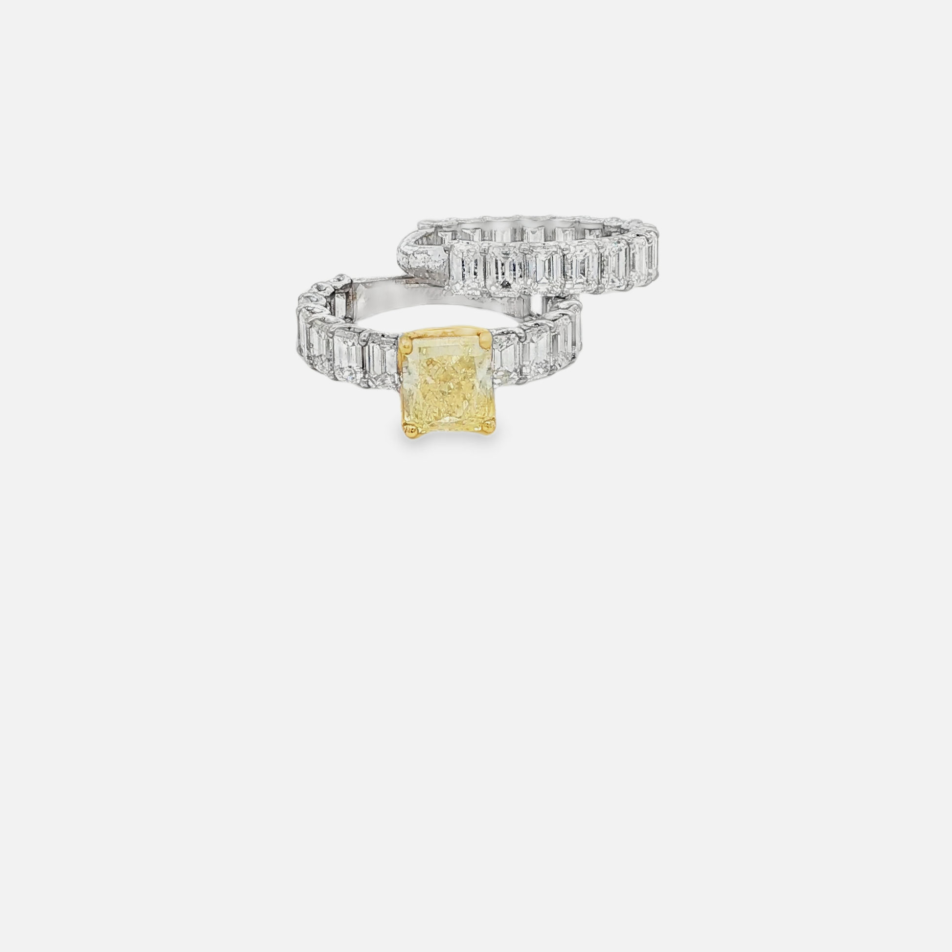 fancy-yellow-radiant-cut-diamond-yellow-gold-multistone-ring