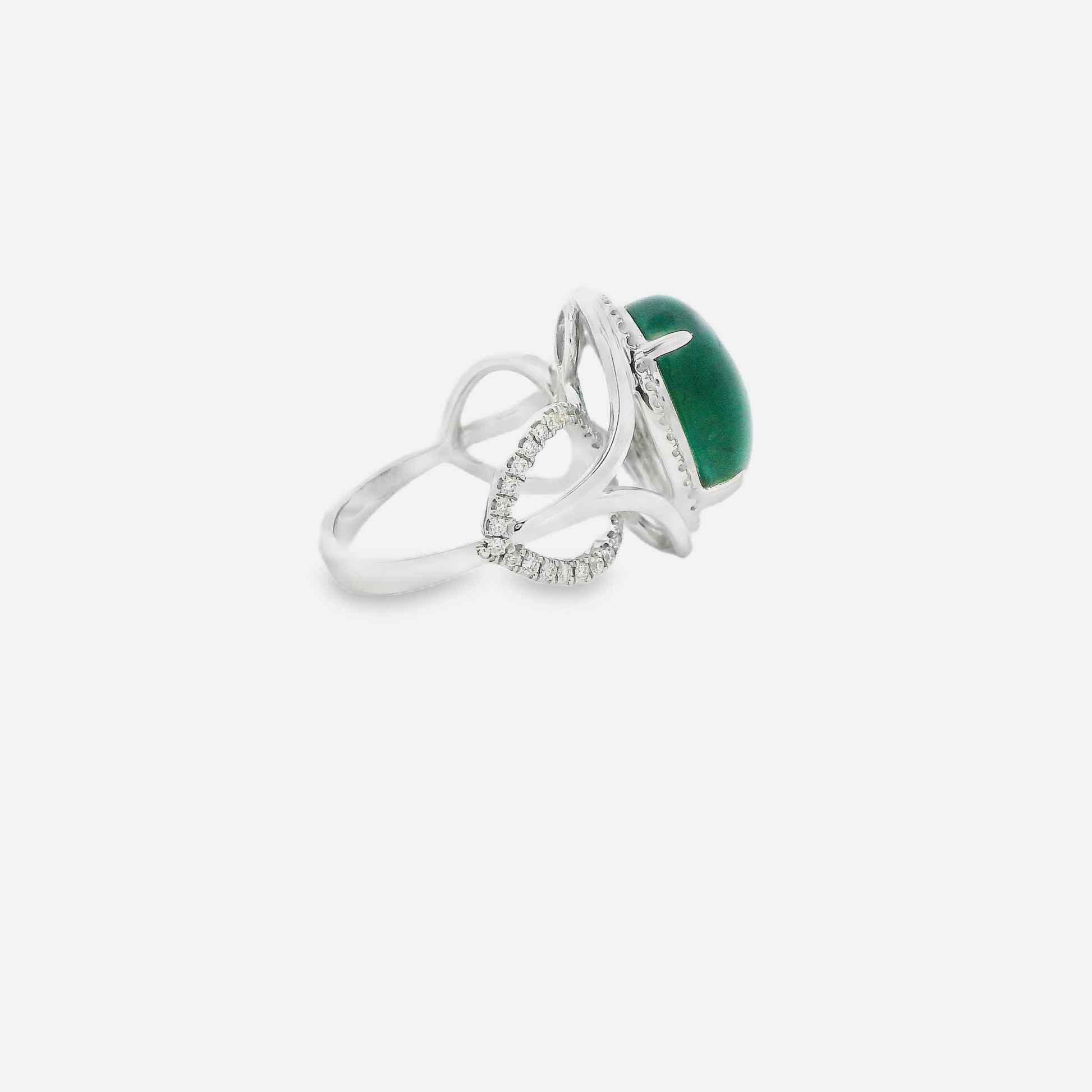 14-kt-white-gold-cocktail-ring-with-green-tourmaline-cabochon