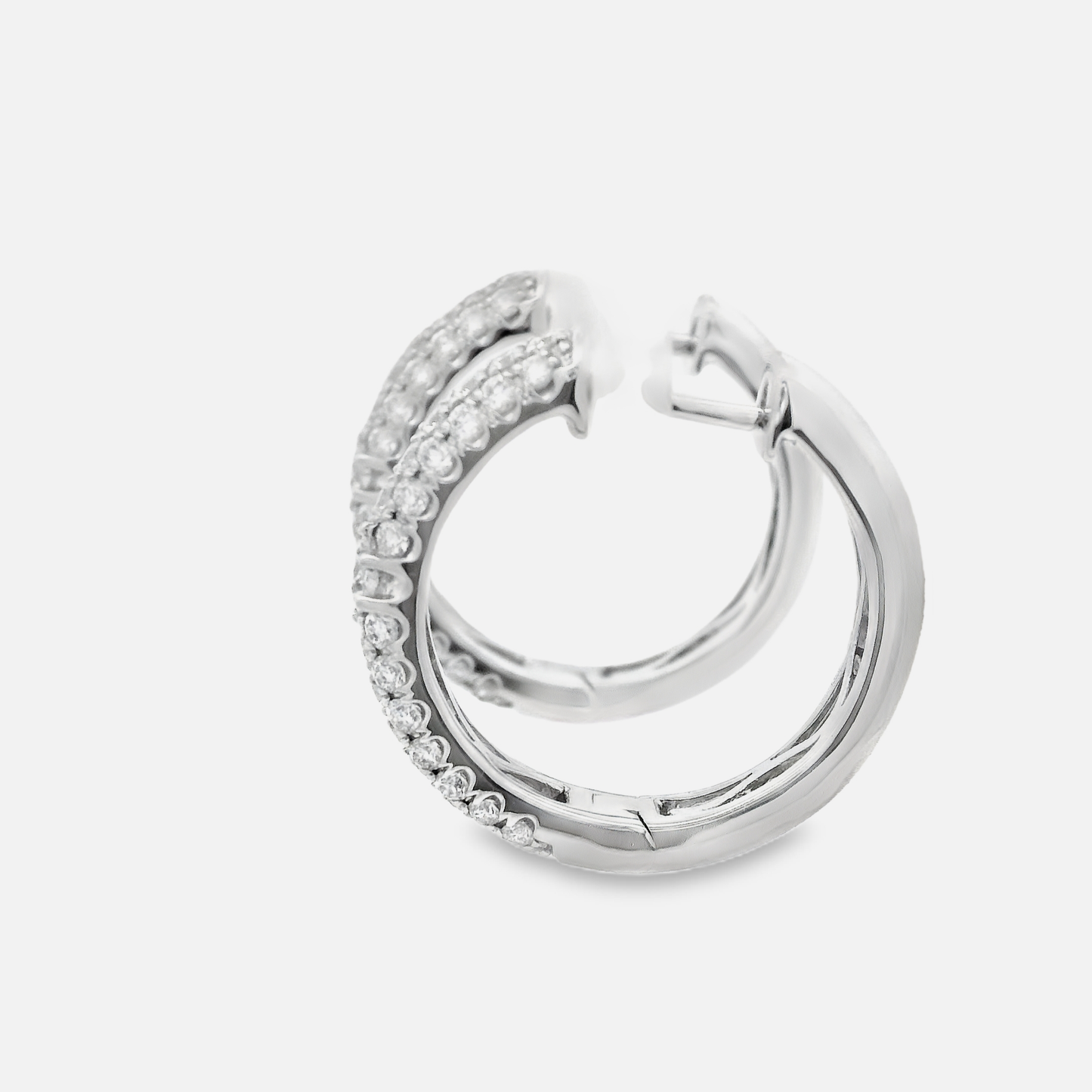 18kt-white-gold-hoop-earrings-with-round-brilliant-diamonds