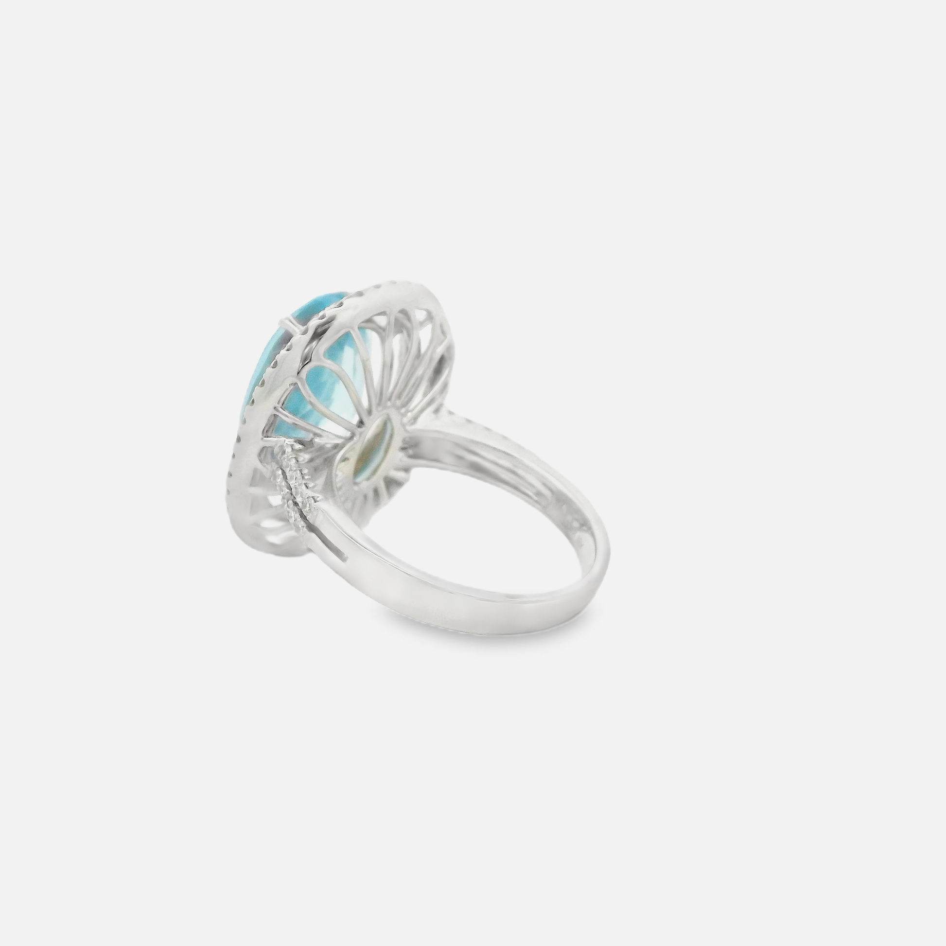 18kt-white-gold-cocktail-ring-with-oval-aquamarine