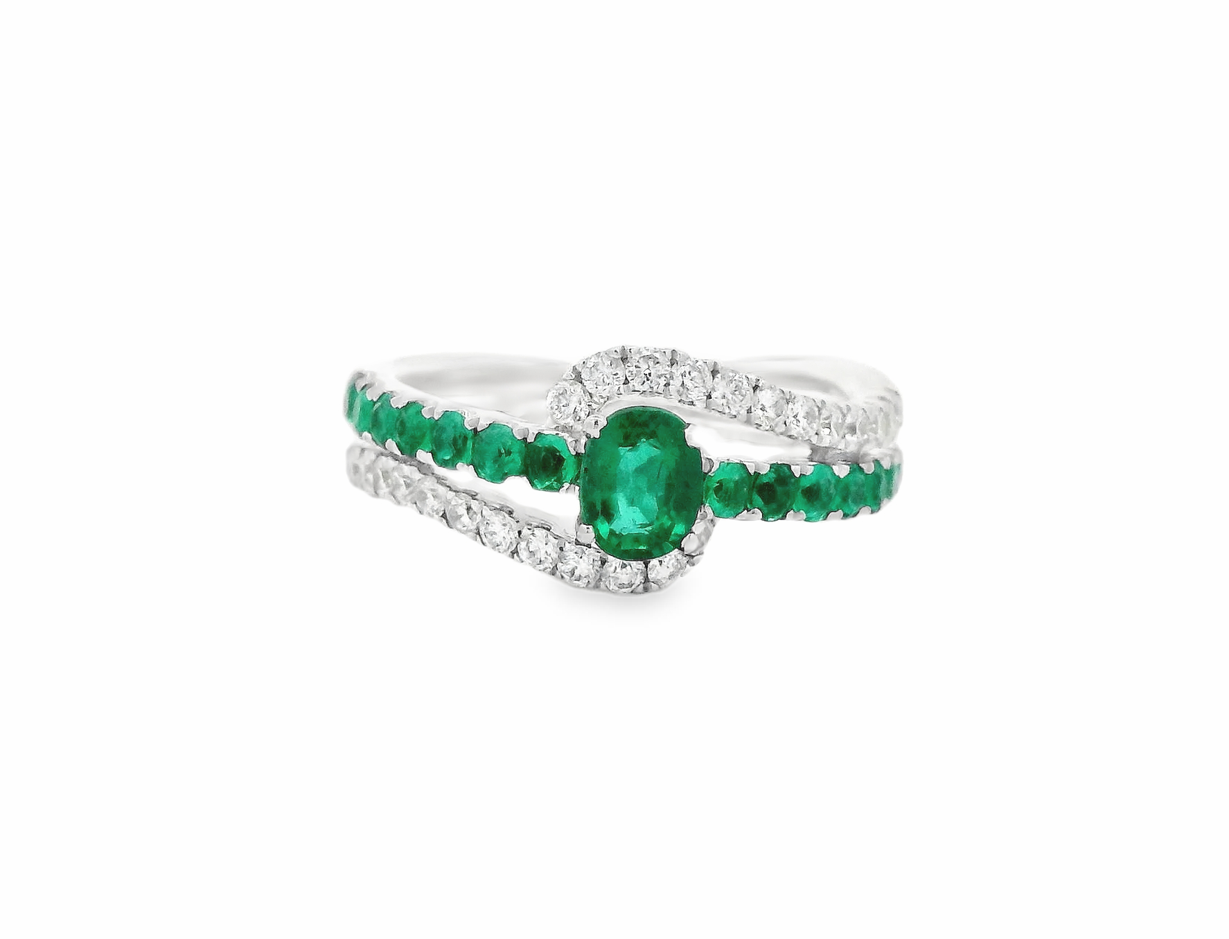 18kt White Gold Ring with Oval Cabochon Emerald
