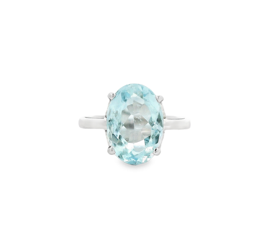 14kt Ring with Oval Aquamarine Gemstone